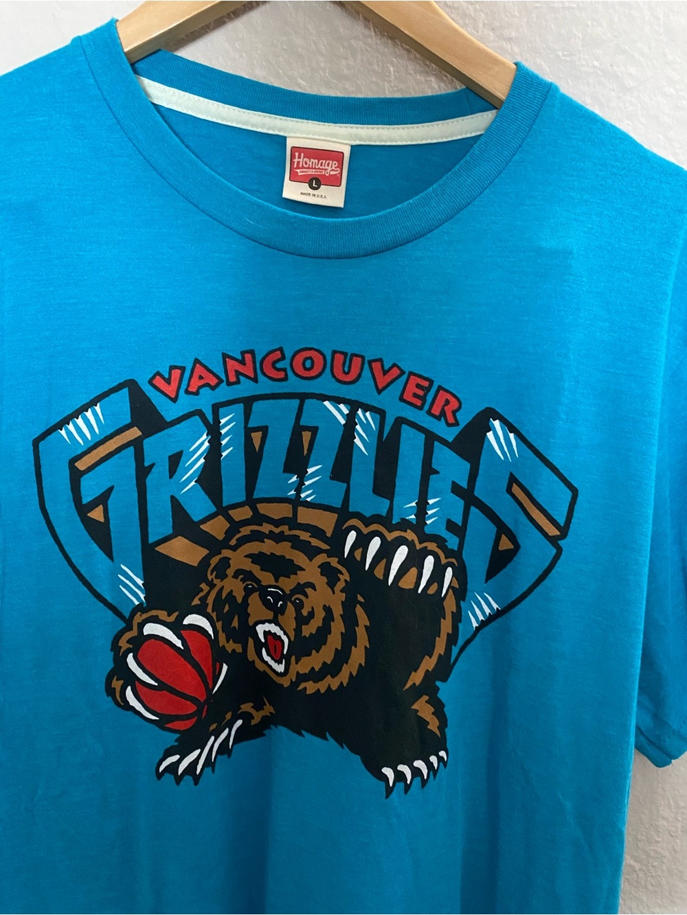 Vancouver Grizzlies Teal Graphic Tee Homage Shirt Size Large 21” armpit - Picture 2 of 6